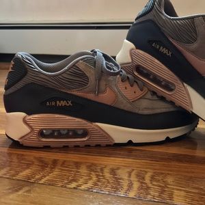 Women’s Air Max 90